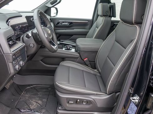 New 2026 Chevrolet Suburban Premier image 16