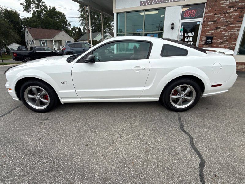 Used 2006 Ford Mustang GT RWD image 8