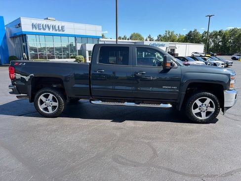 Used 2019 Chevrolet Silverado 2500 LT w/ All Star Edition AWD/4WD image 2
