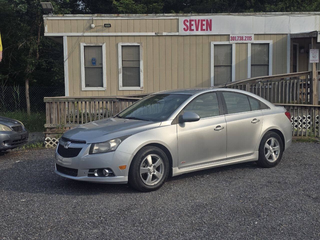 Used 2012 Chevrolet Cruze LT w/ RS Package FWD image 2