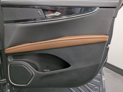 Used 2023 Lincoln Nautilus Reserve w/ Monochromatic Package image 27