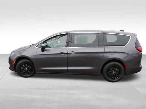 Certified 2023 Chrysler Voyager LX FWD image 10