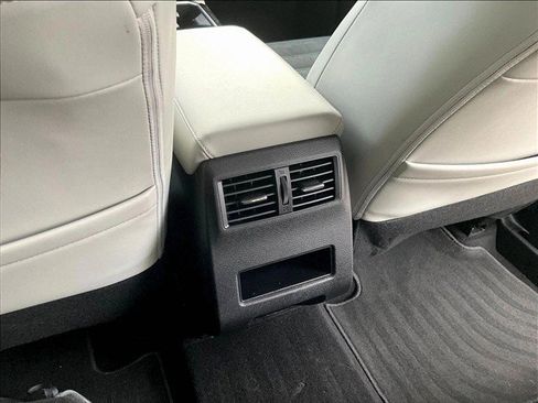 Used 2025 Mitsubishi Outlander SE FWD image 19