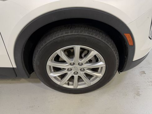 Used 2021 Cadillac XT4 Luxury w/ Driver Awareness Package FWD image 13