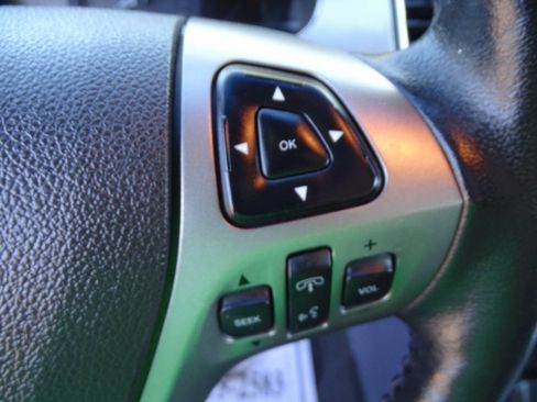 Used 2013 Ford Taurus SEL AWD image 16