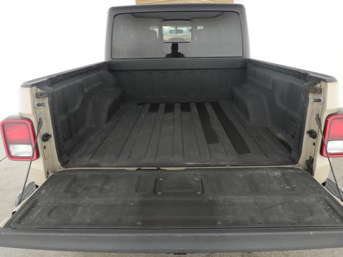 Certified 2022 Jeep Gladiator Sport image 5