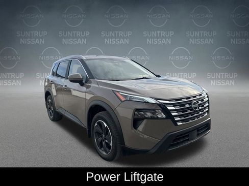 Used 2025 Nissan Rogue SV w/ SV Premium Package image 10