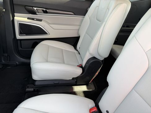 Certified 2023 Kia Telluride S image 18