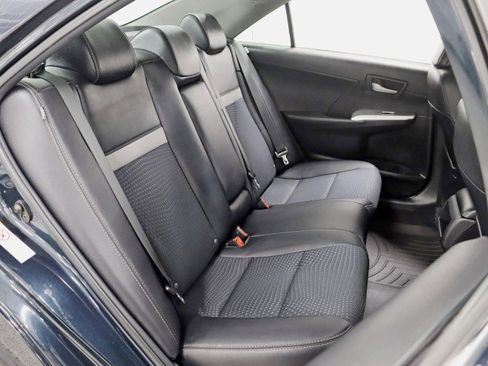 Used 2014 Toyota Camry SE image 24