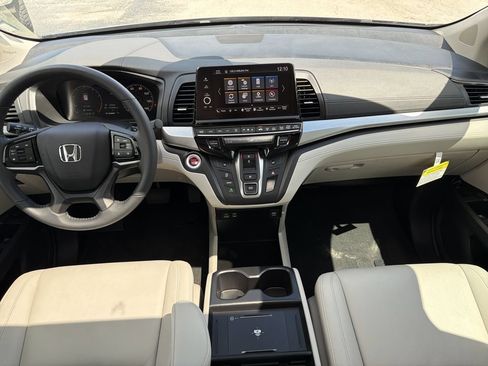Used 2026 Honda Odyssey EX-L image 13