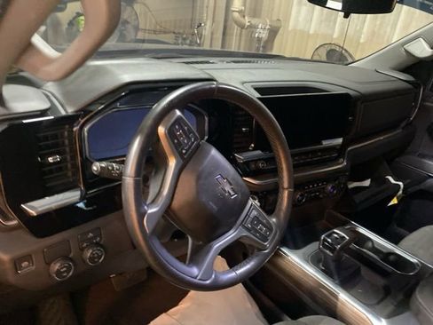 Used 2022 Chevrolet Silverado 1500 RST image 9
