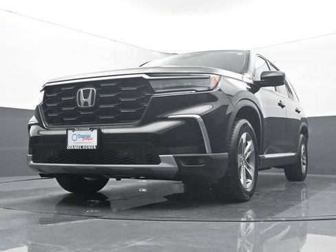 Used 2025 Honda Pilot EX-L image 8