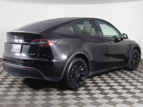 Used 2023 Tesla Model Y Long Range AWD/4WD image 11