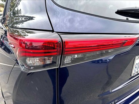 Used 2021 Toyota Highlander Limited AWD/4WD image 31
