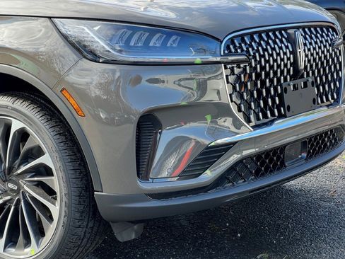 New 2026 Lincoln Aviator Reserve w/ Luxury Package image 2