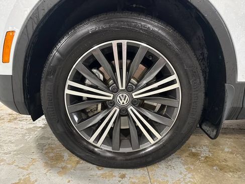 Used 2019 Volkswagen Tiguan SEL w/ 3rd Row Seat Package AWD/4WD image 29