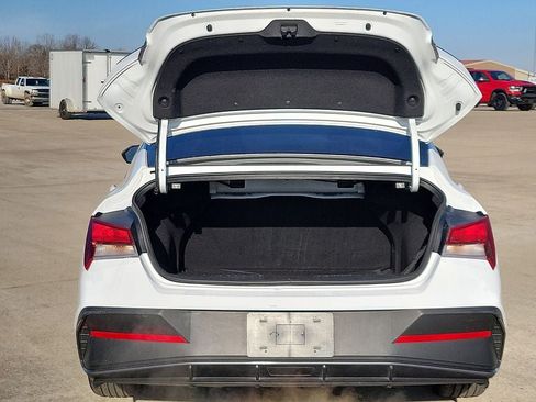 Used 2025 Hyundai Elantra Sport FWD image 8