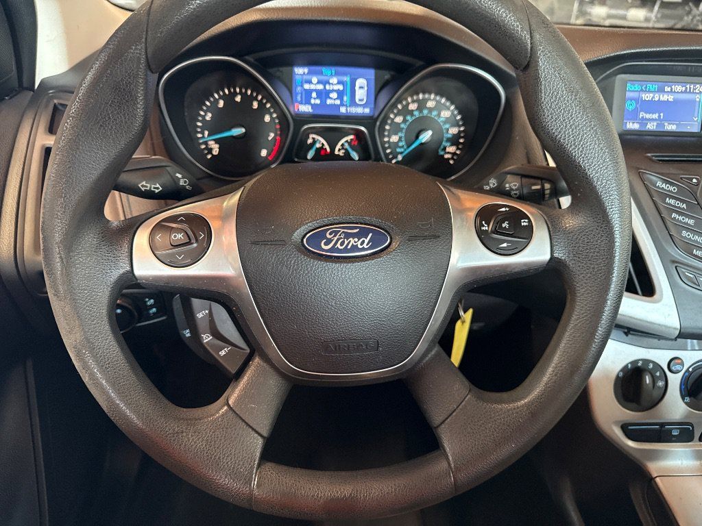 Used 2014 Ford Focus SE FWD image 13