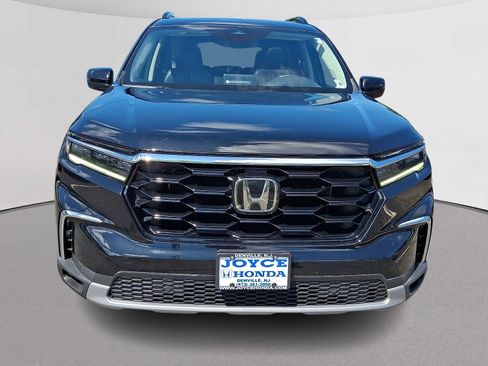 Certified 2023 Honda Pilot Touring image 3