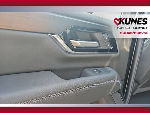 New 2026 GMC Yukon Denali w/ Denali Reserve Package AWD/4WD image 25