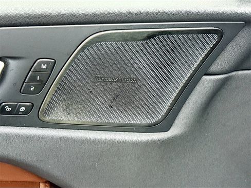 Used 2022 Volvo XC60 B5 Inscription w/ Advanced Package image 20