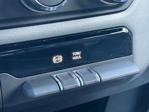 Used 2024 RAM 3500 Big Horn image 32