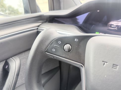 Used 2023 Tesla Model X Plaid image 91