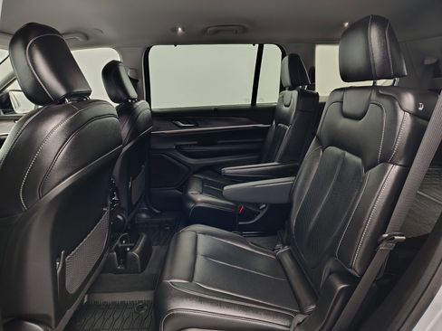 Used 2023 Jeep Grand Cherokee L Limited w/ Luxury Tech Group II image 26