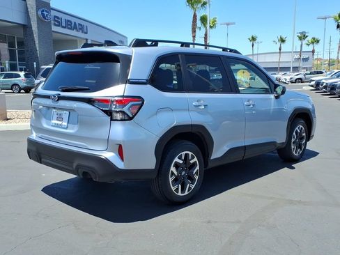 Used 2025 Subaru Forester Premium AWD/4WD image 11