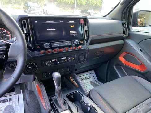 Used 2025 Nissan Frontier PRO-4X w/ Pro Convenience Package AWD/4WD image 24