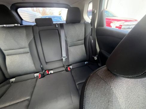 Used 2025 Nissan Rogue SV image 32