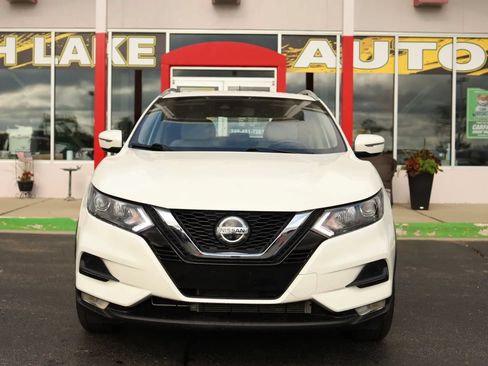 Used 2021 Nissan Rogue Sport SV FWD image 2