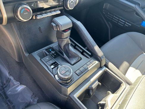 Used 2025 Toyota Tacoma TRD Off-Road image 42