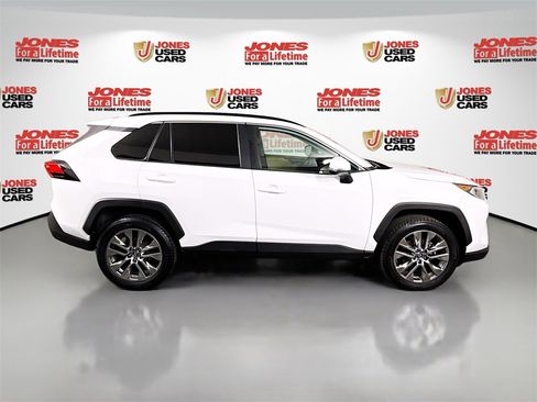 Certified 2020 Toyota RAV4 XLE Premium image 17