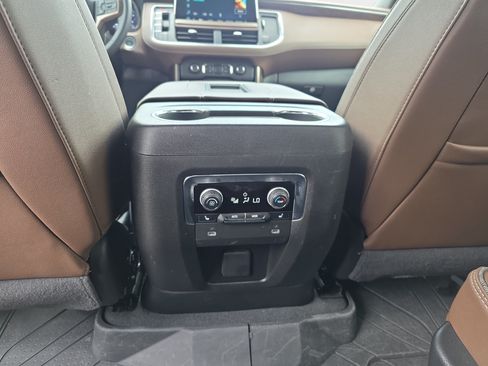 Used 2024 Chevrolet Tahoe High Country AWD/4WD image 33