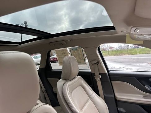 Certified 2022 Lincoln Corsair Grand Touring image 15