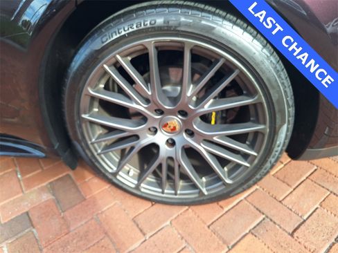 Used 2023 Porsche Panamera 4 Platinum Edition image 19