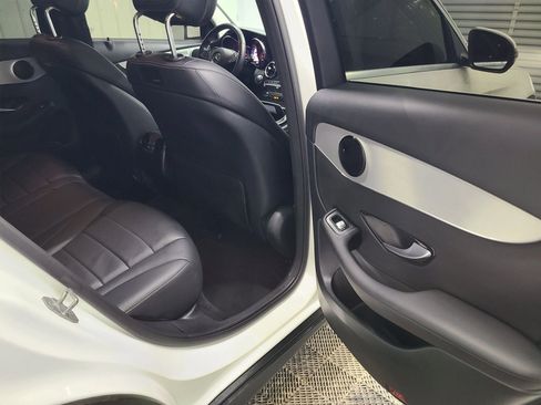 Used 2019 Mercedes-Benz GLC 300 4MATIC image 37