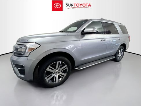 Used 2023 Ford Expedition Limited image 9