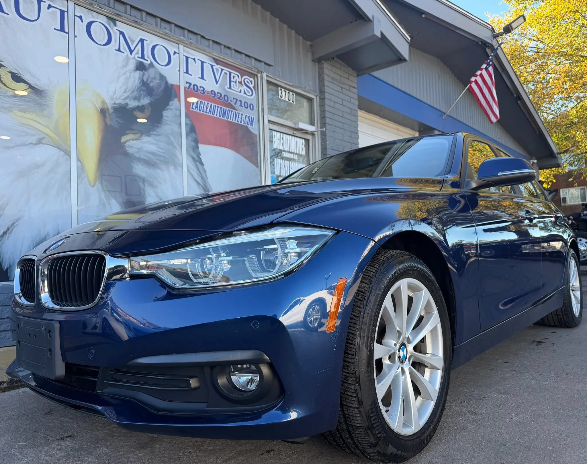 Used 2018 BMW 320i xDrive Sedan w/ Convenience Package AWD/4WD image 7