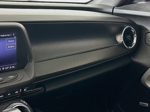 Used 2020 Chevrolet Camaro LT w/ Technology Package image 22