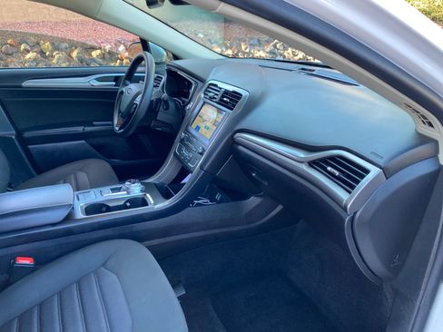 Used 2019 Ford Fusion SE image 51