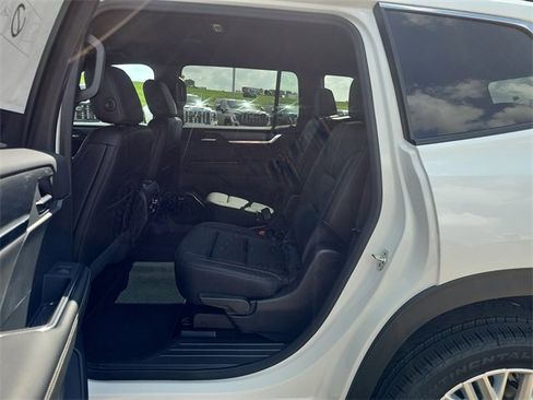 New 2025 GMC Acadia Elevation w/ Elevation Premium Package image 9