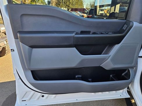 Used 2024 Ford F250 XL w/ XL Chrome Package image 11
