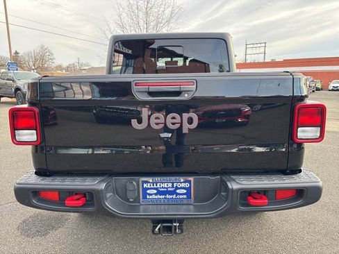 Used 2023 Jeep Gladiator Rubicon w/ Cold Weather Group image 4