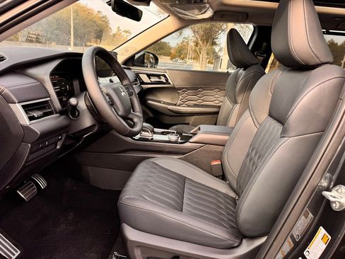 New 2026 Mitsubishi Outlander SEL FWD image 13