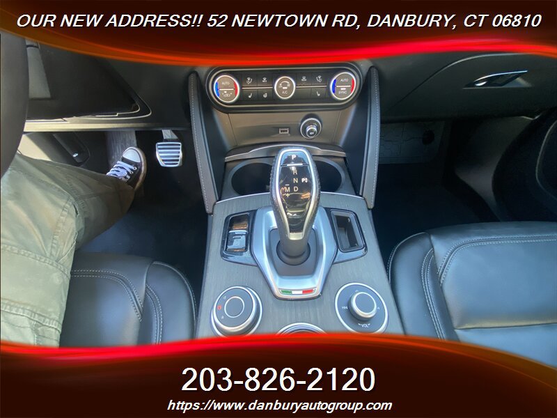 Used 2023 Alfa Romeo Stelvio Ti AWD/4WD image 16