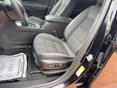 Used 2022 Chevrolet Equinox RS w/ LPO, Floor Liner Package image 7