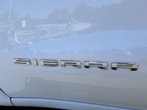 Used 2023 GMC Sierra 1500 SLT w/ SLT Premium Package AWD/4WD image 15