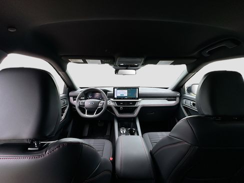 New 2026 Ford Explorer ST-Line w/ ST-Line Street Pack RWD image 16
